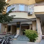 Urban Charm Apt With Jacuzzi