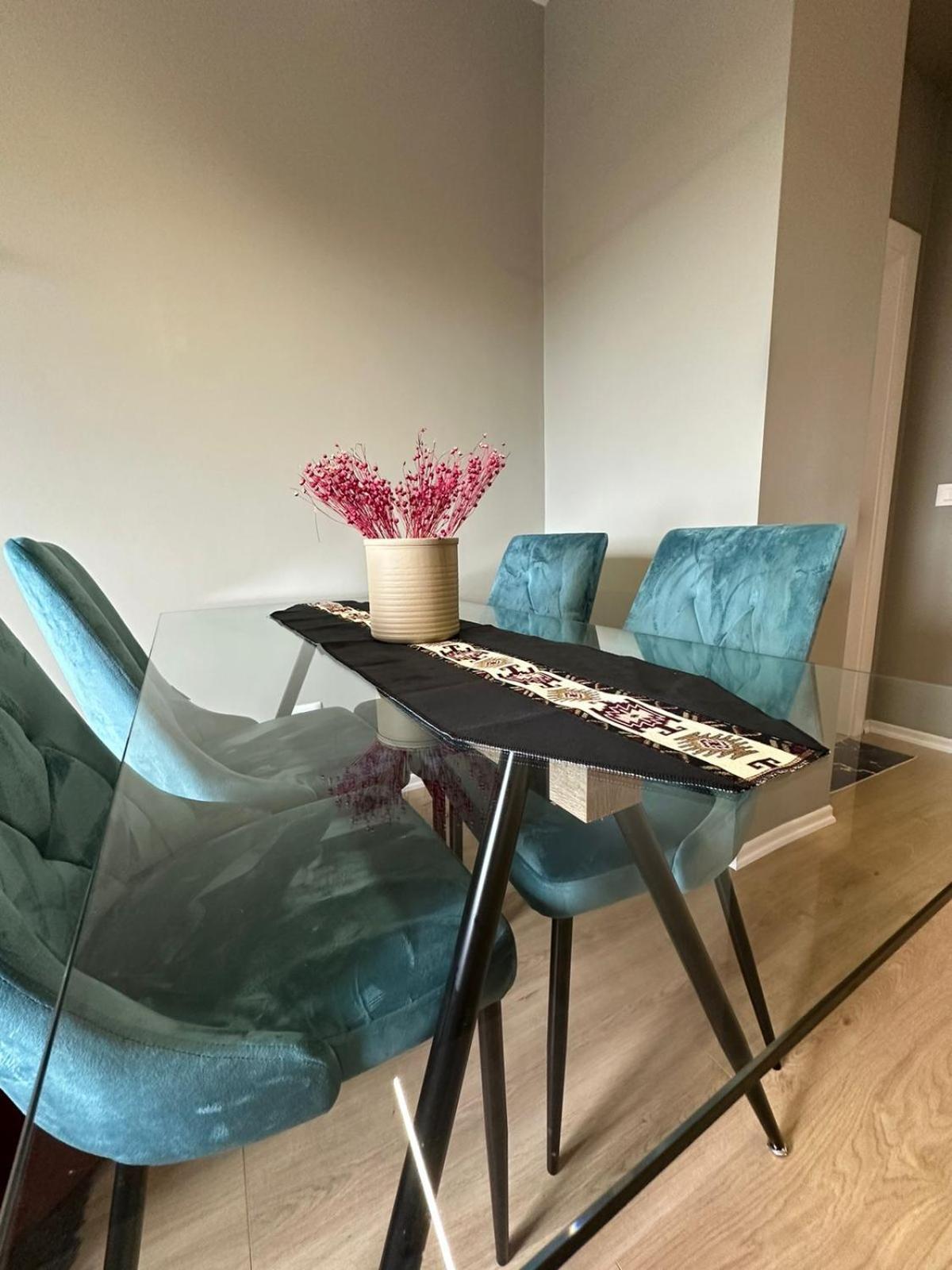 Urban Charm With Jacuzzi Apartament Tirana